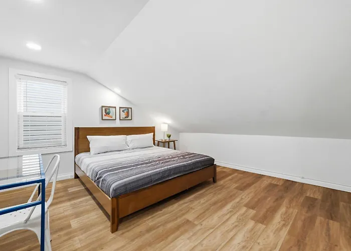Millvale D Cozy And Unique Private Bedroom With Shared Bathroom