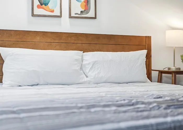 Millvale D Cozy And Unique Private Bedroom With Shared Bathroom Homestay
