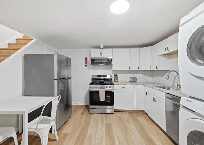 Millvale D Cozy And Unique Private Bedroom With Shared Bathroom *